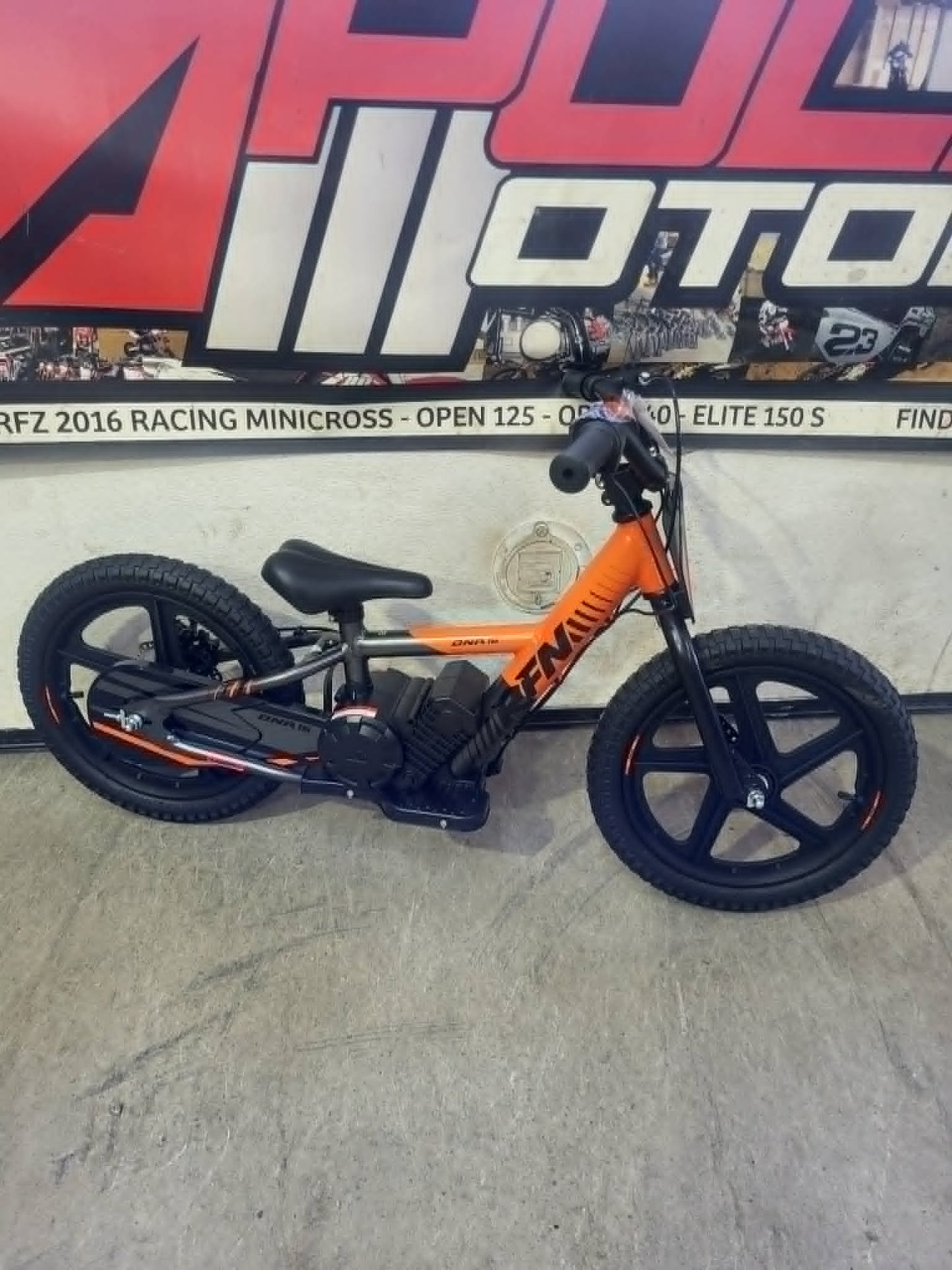 SEDNA 16 ORANGE