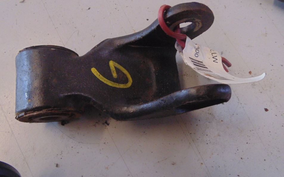1986 KAWASAKI BAYOU 300 LINK SUPENSION LWR 16171-1052