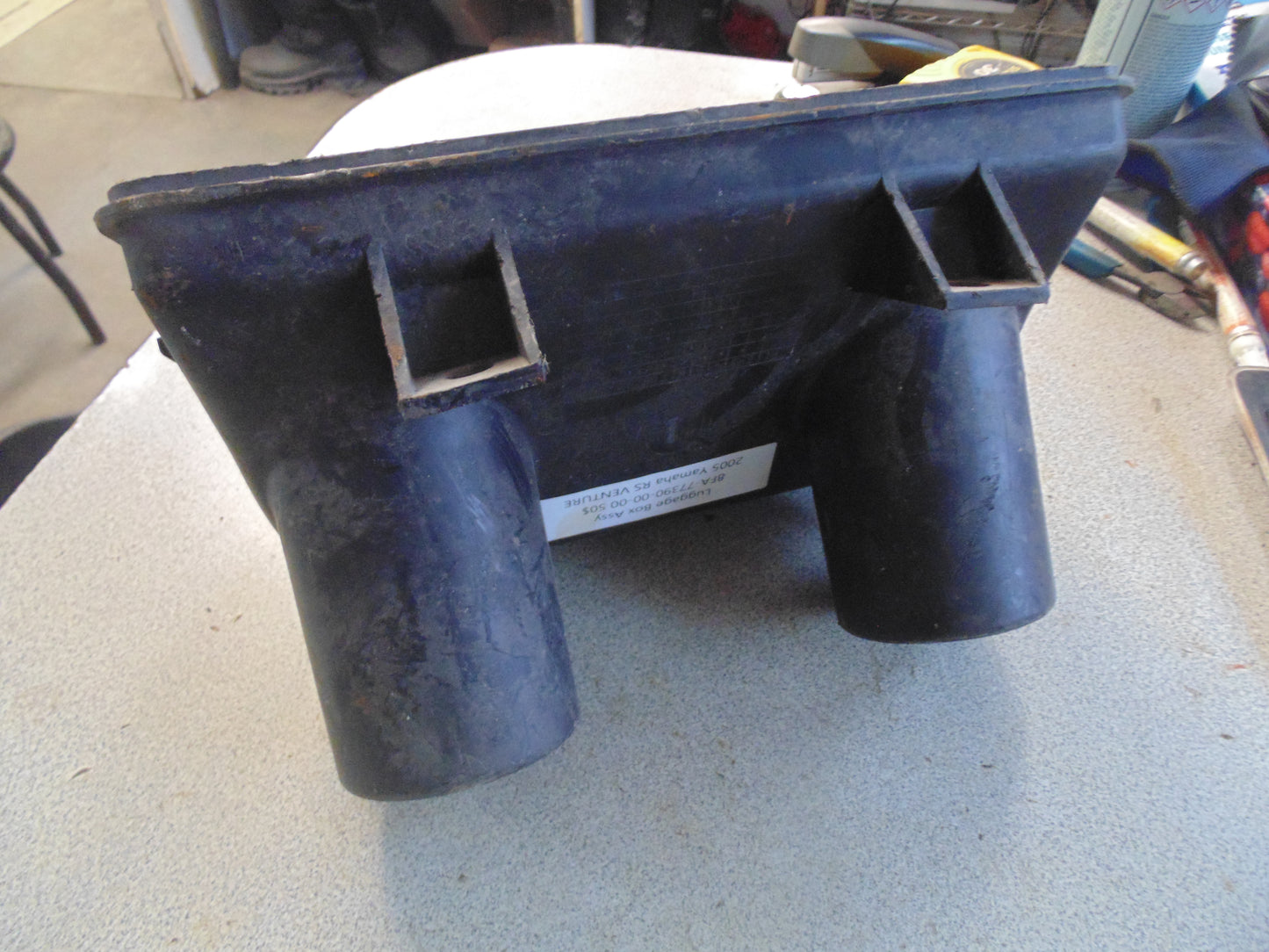 2005 YAMAHA RS VECTOR LUGGAGE BOX ASSY 8FA-77390-00-00