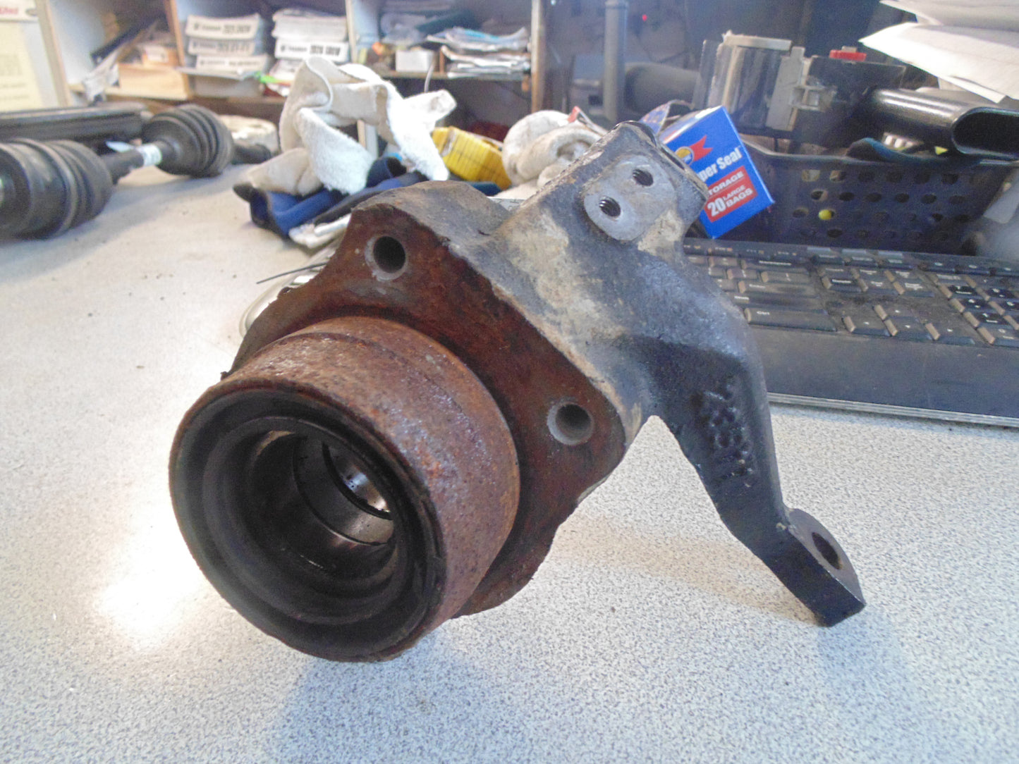 1989 Yamaha BIG BEAR 4WD STEERING KNUCKLE ASSY LH 3HN-23501-01-00 3HN-23501-02-0