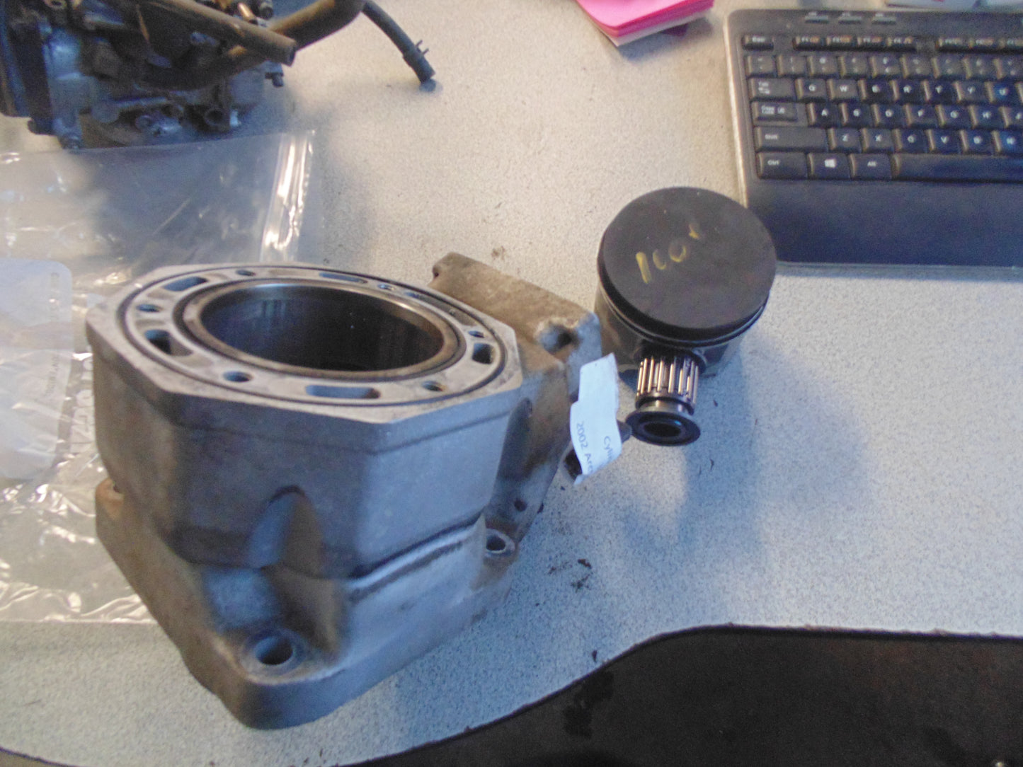 2002 ARCTIC CAT PANTERA 600 EFI CYLINDER W/PISTON 3005-653 (NEED REBUILT)