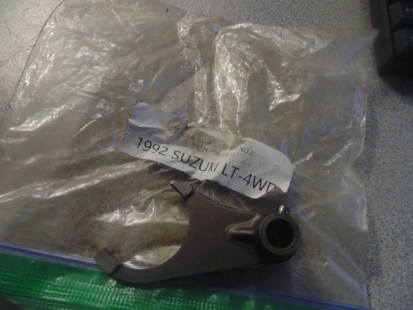 1992 SUZUKI LT-4WD FORK GEAR SHIFTING NO2 25221-19B00