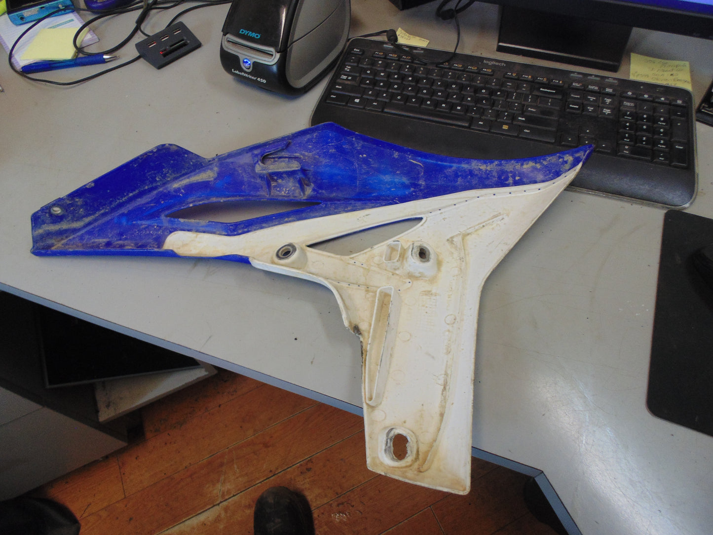 2011 YAMAHA YZ250F SIDE COVER 3 UR FOR YB 17D-21730-E0-00