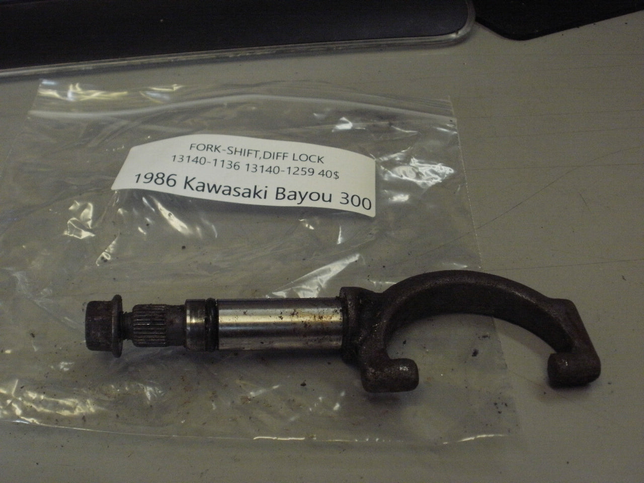 1986 KAWASAKI BAYOU 300 FORK SHIFT DIFF LOCK 13140-1136 13140-1259