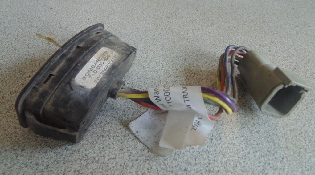 2004 CAN-AM TRAXTER MAX STD & MAX RH WARNING LIGHT 710000420