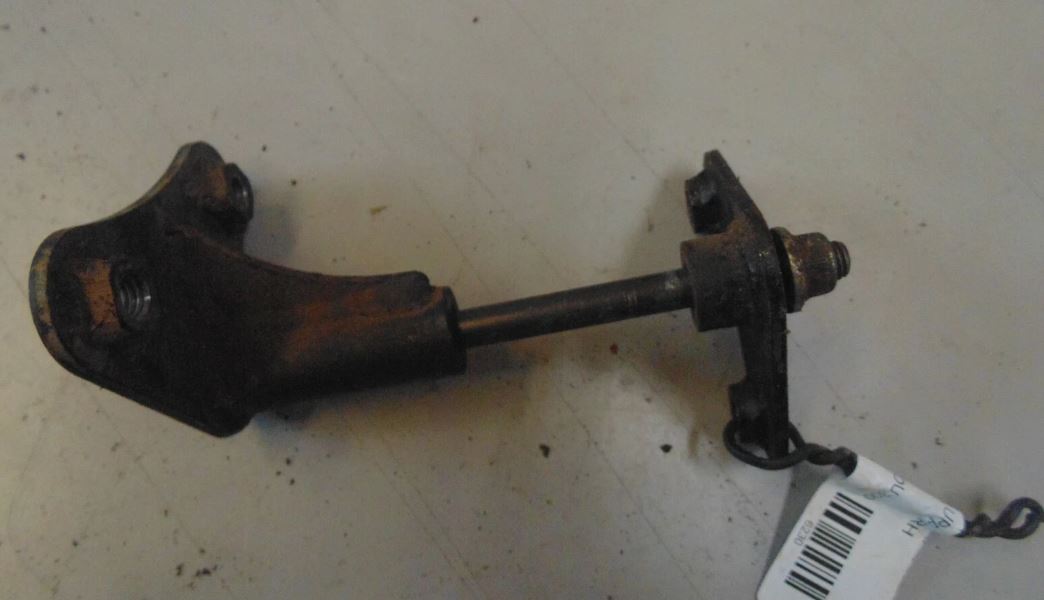 1986 KAWASAKI BAYOU 300 BRACKET ENGINE UPP RH 32029-1403