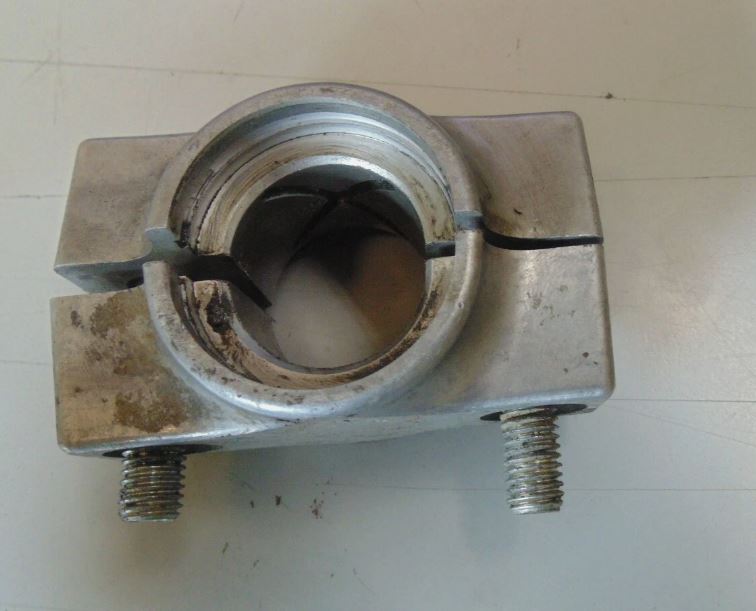 1986 KAWASAKI BAYOU 300 CLAMP STEERING SHAFT 92037-1572