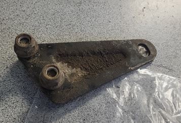 2004 CAN-AM TRAXTER MAX STD & MAX XT RH DIFFERENTIAL FRONT BRACKET 705400069