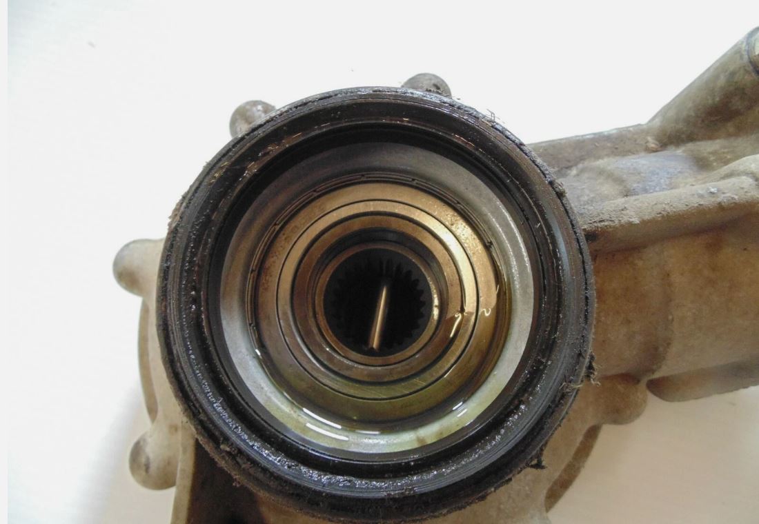 2008 ARCTIC CAT 366 AUTO TRANSMISSION 4X4 FIS GREEN GEARCASE FRONT 1502-213