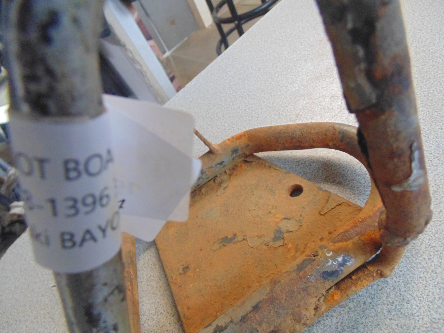 1996 KAWASAKI BAYOU 400 4X4 STEP FOOT BOARD RH 34028-1396