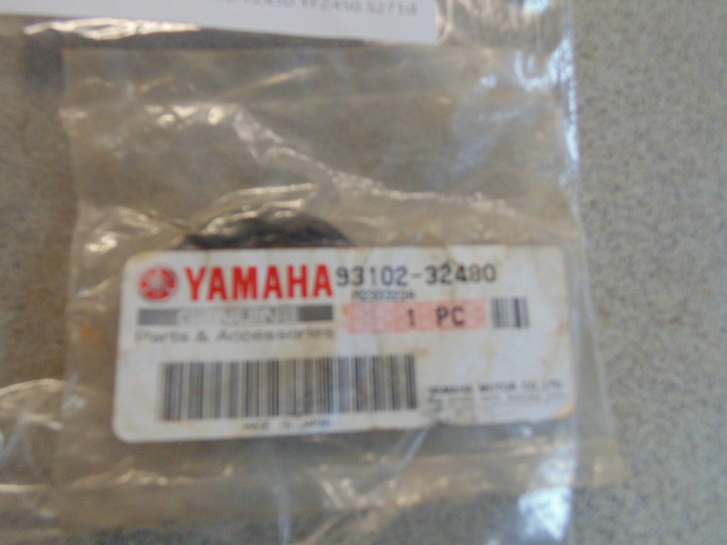 GENUINE Yamaha OIL SEAL | 93102-32480-00