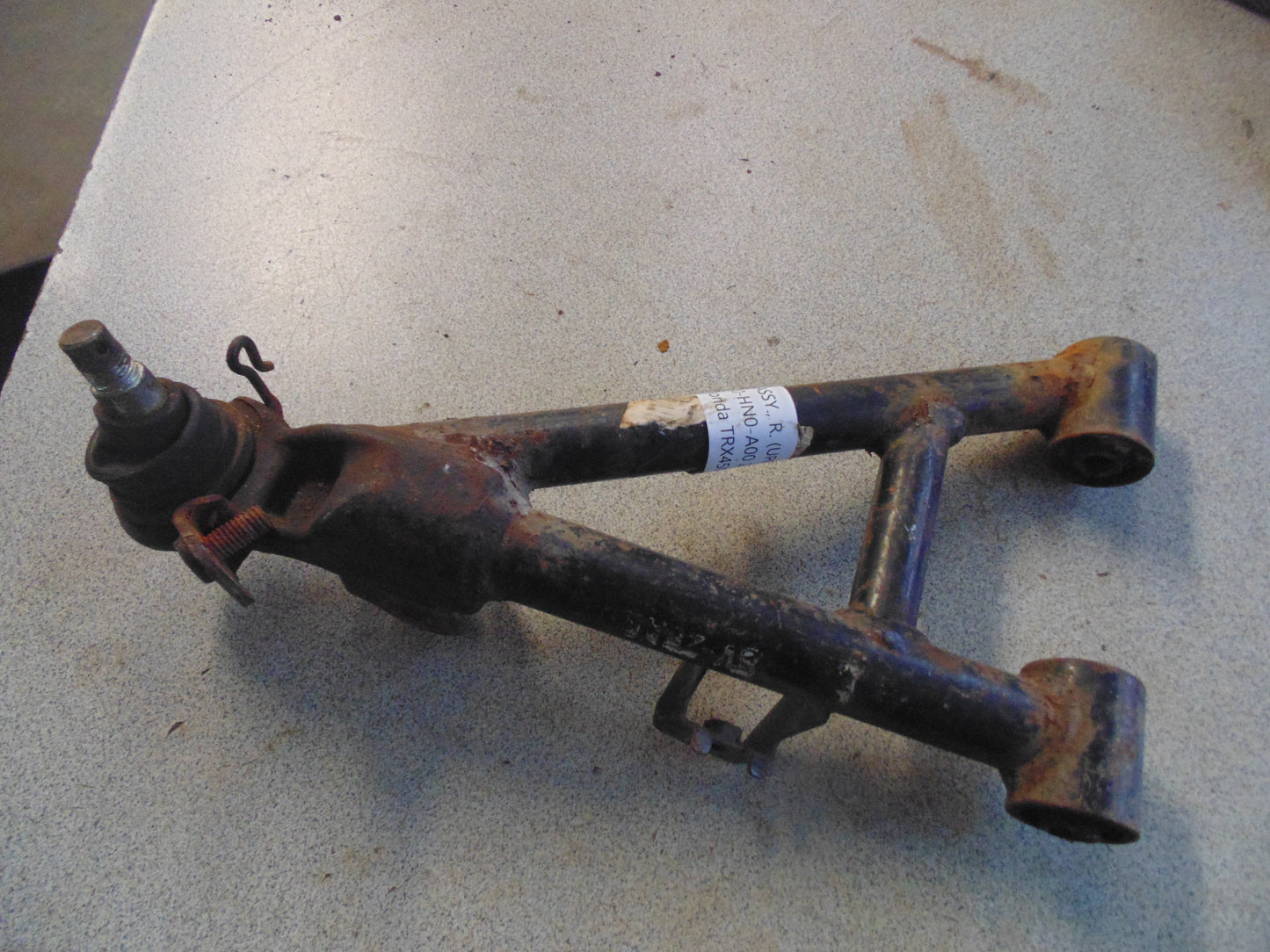 1998 HONDA TRX450ESA ARM ASSY R UPPER 51370-HN0-A00