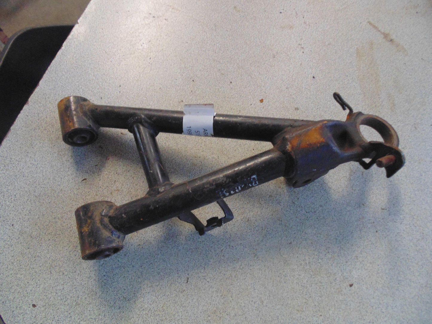 1998 HONDA TRX450ESA ARM ASSY L UPPER 51380-HN0-A00