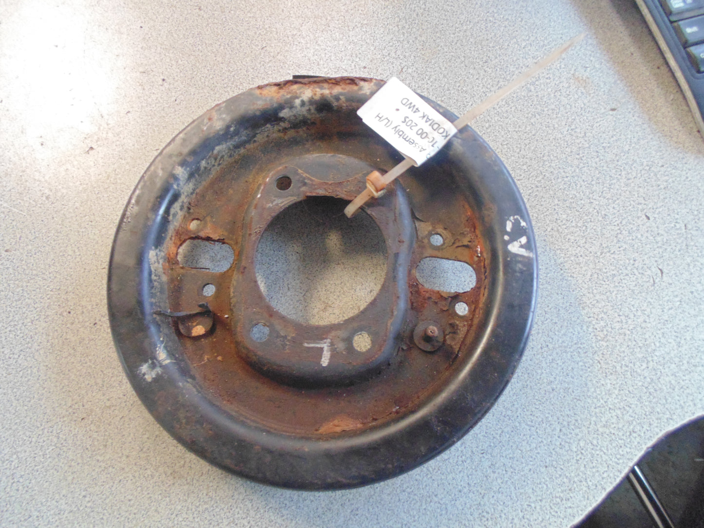 1996 Yamaha KODIAK 4WD BACKING PLATE ASSY 3HN-27208-10-00