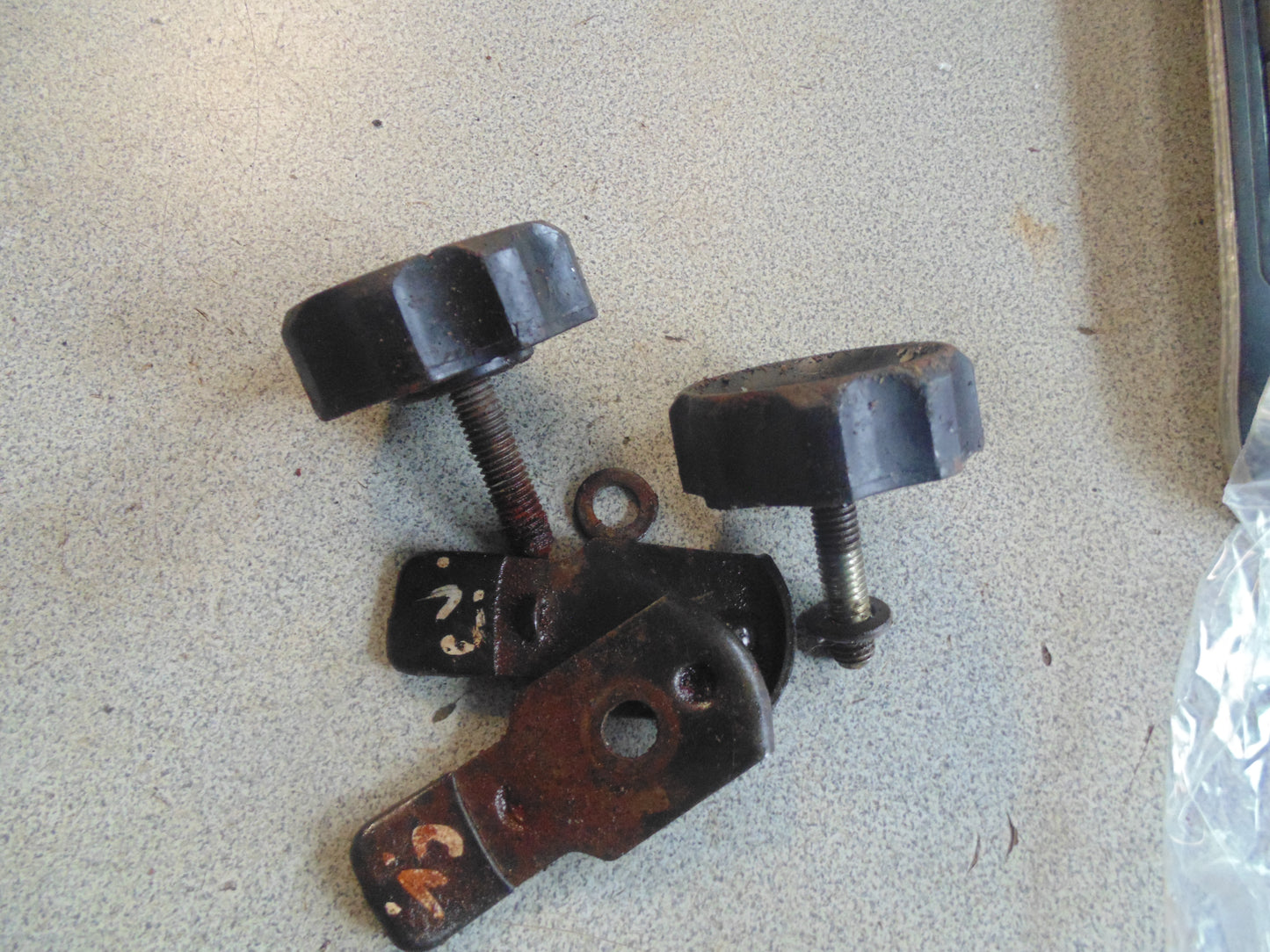 1987 KAWASAKI BAYOU 300 KNOB 92077-1060