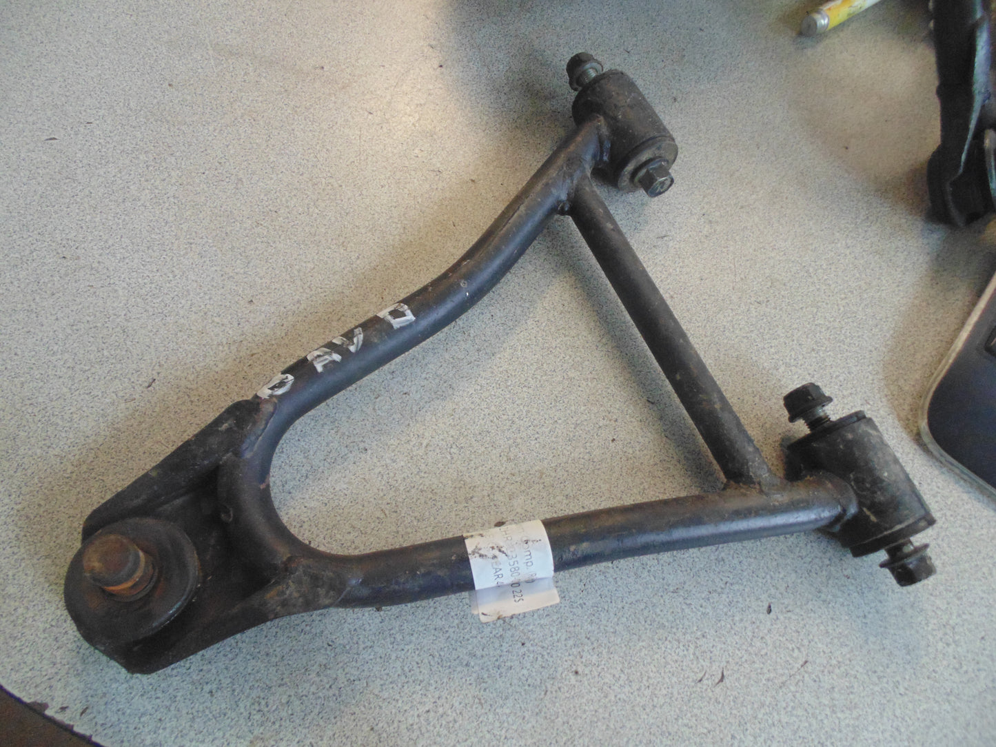 1989 Yamaha BIG BEAR 4WD FRONT LOWER ARM COMP RIGHT 2HR-23580-00-00 2HR-23580-01