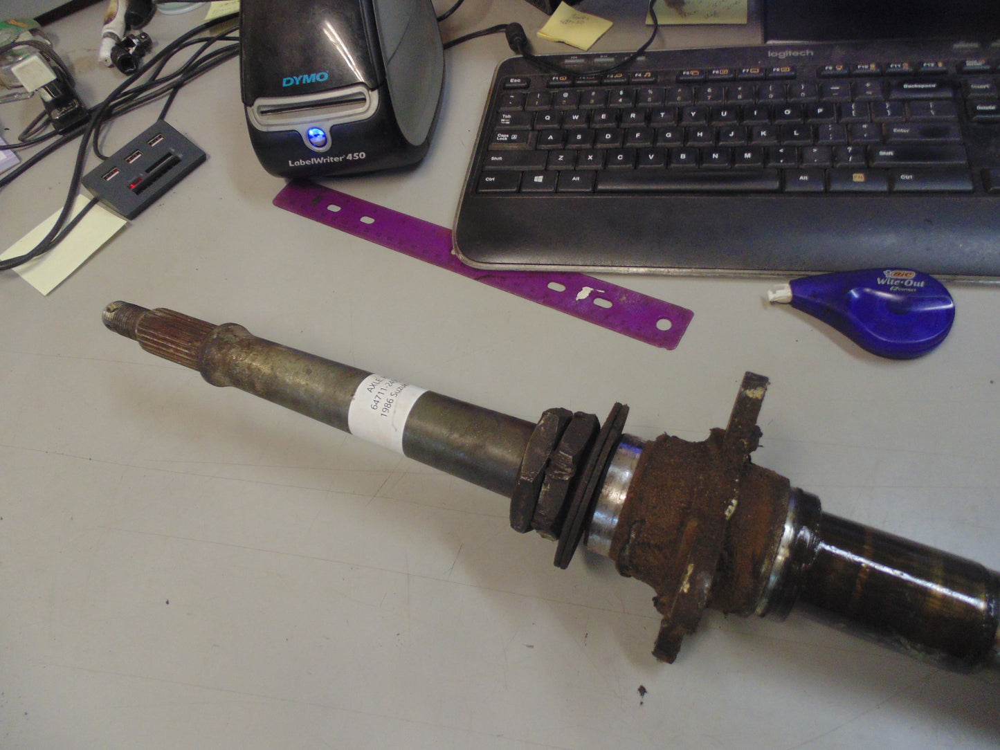 1986 SUZUKI LT250EF AXLE REAR 64711-24502