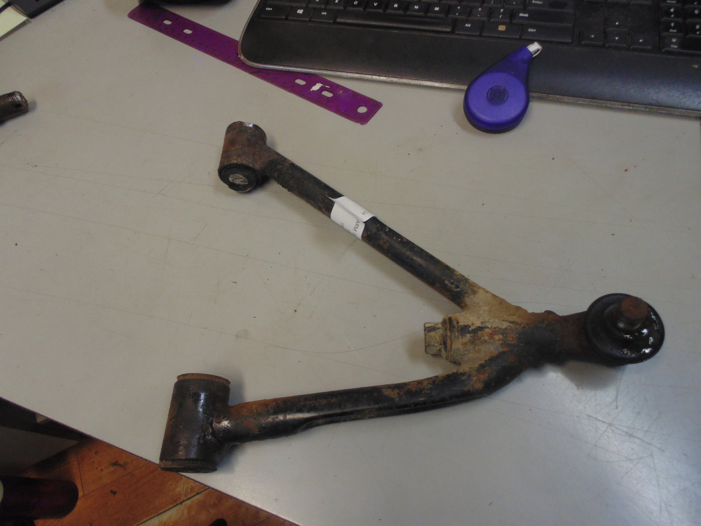 1986 SUZUKI LT250EF ARM SUSPENSION LOWER LH 52420-24503