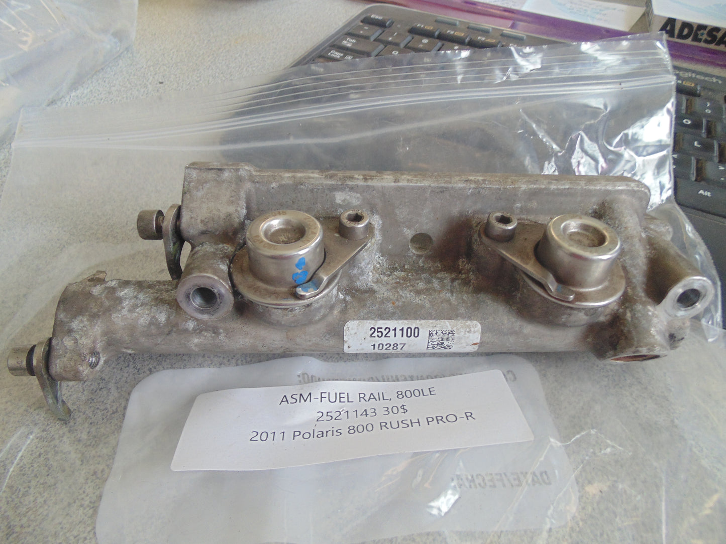 2011 POLARIS 800 RUSH PRO R ASM FUEL RAIL 800 LE 2521143