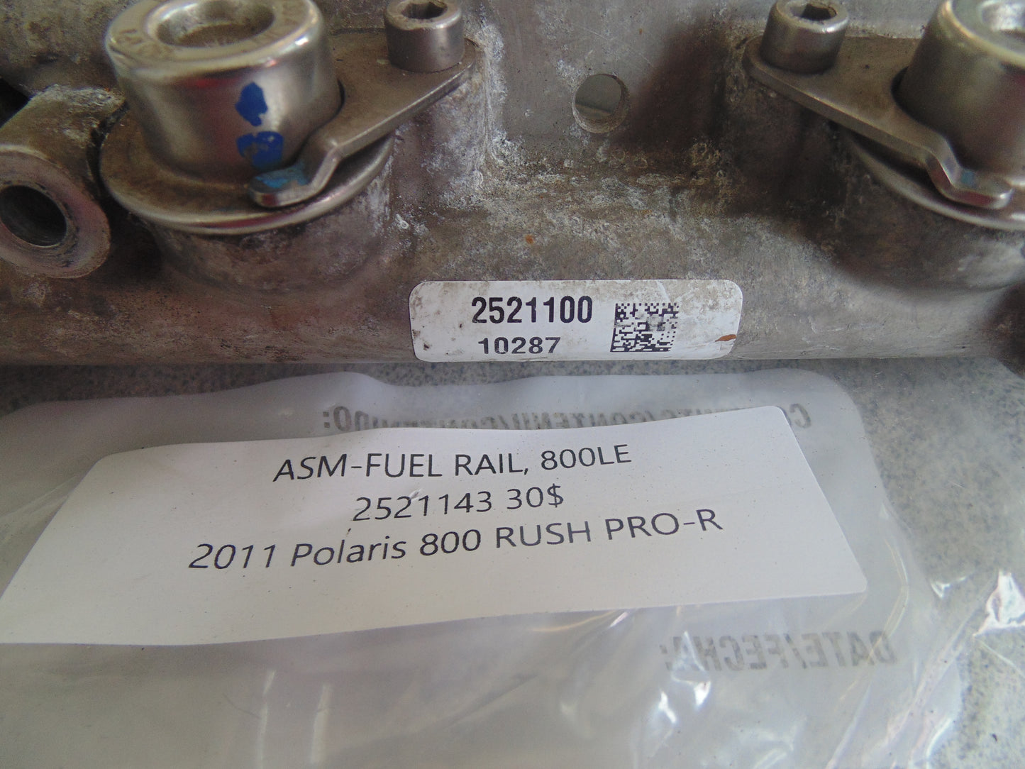 2011 POLARIS 800 RUSH PRO R ASM FUEL RAIL 800 LE 2521143