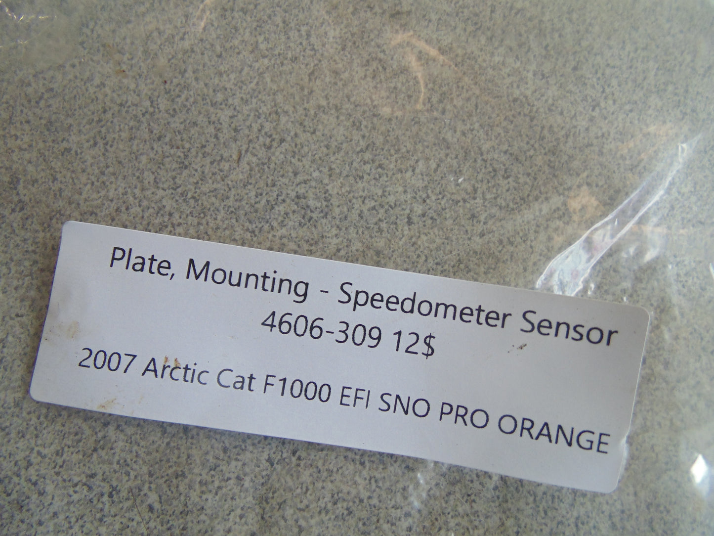 2007 ARCTIC CAT F1000 EFI SNO PRO ORANGE PLATE MOUNTING SPEEDOMETER SENSOR 4606-309