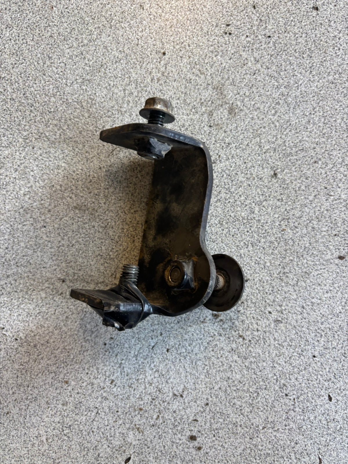 1989 SUZUKI LT80S PLATE, MUFFLER SUPPORT 64790-40B00