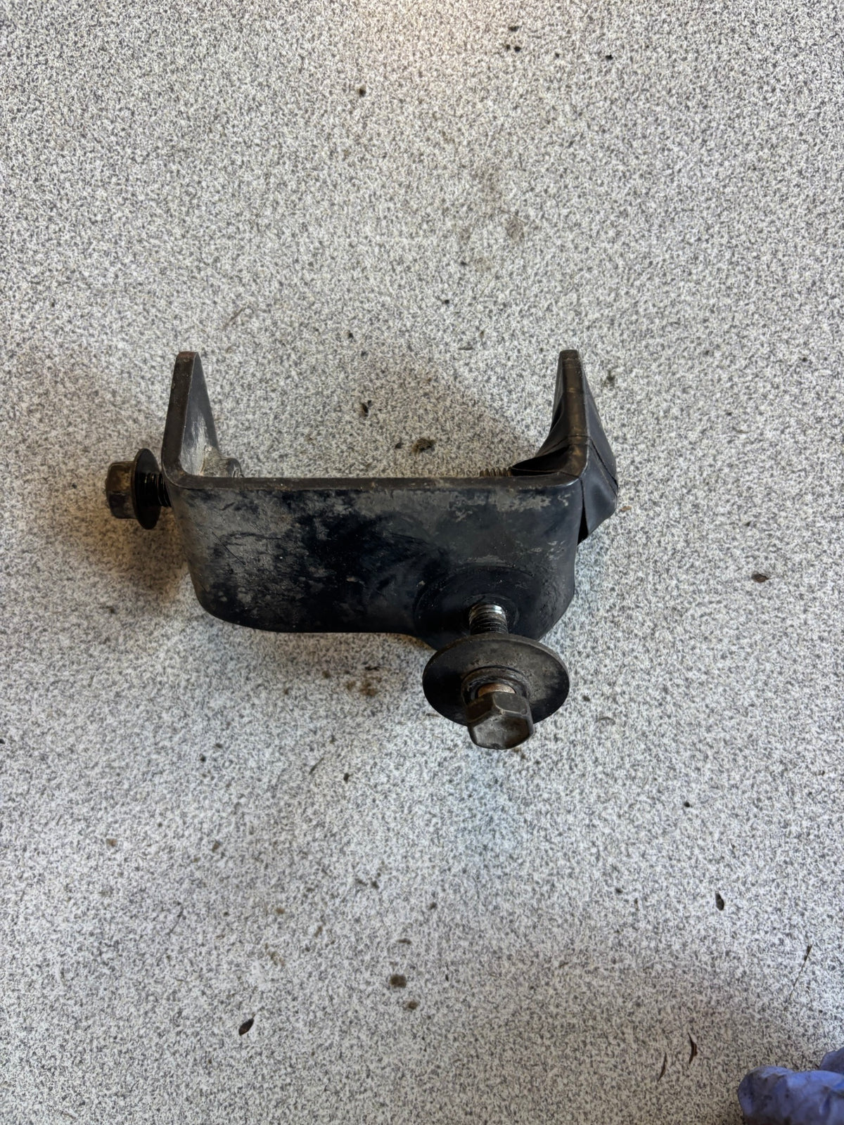 1989 SUZUKI LT80S PLATE, MUFFLER SUPPORT 64790-40B00