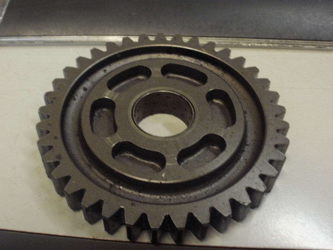 1992 SUZUKI LT-4WD GEAR 1ST DRIVEN (NT:37) 24311-18A01 24311-18A02