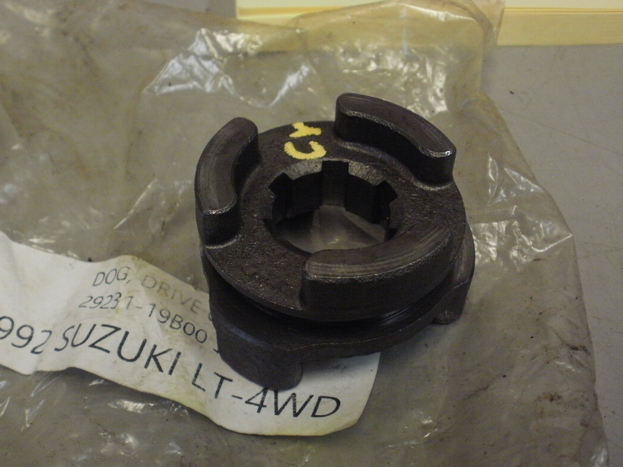 1992 SUZUKI LT-4WD DOG DRIVE GEAR 29231-19B00