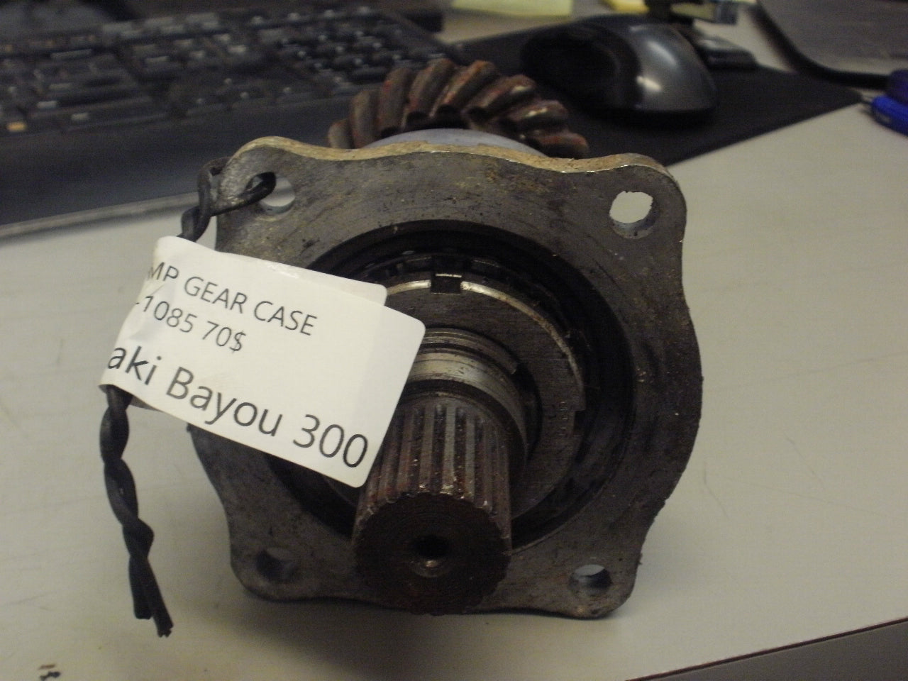 1986 KAWASAKI BAYOU 300 SHAFT COMP GEAR CASE 13234-1085
