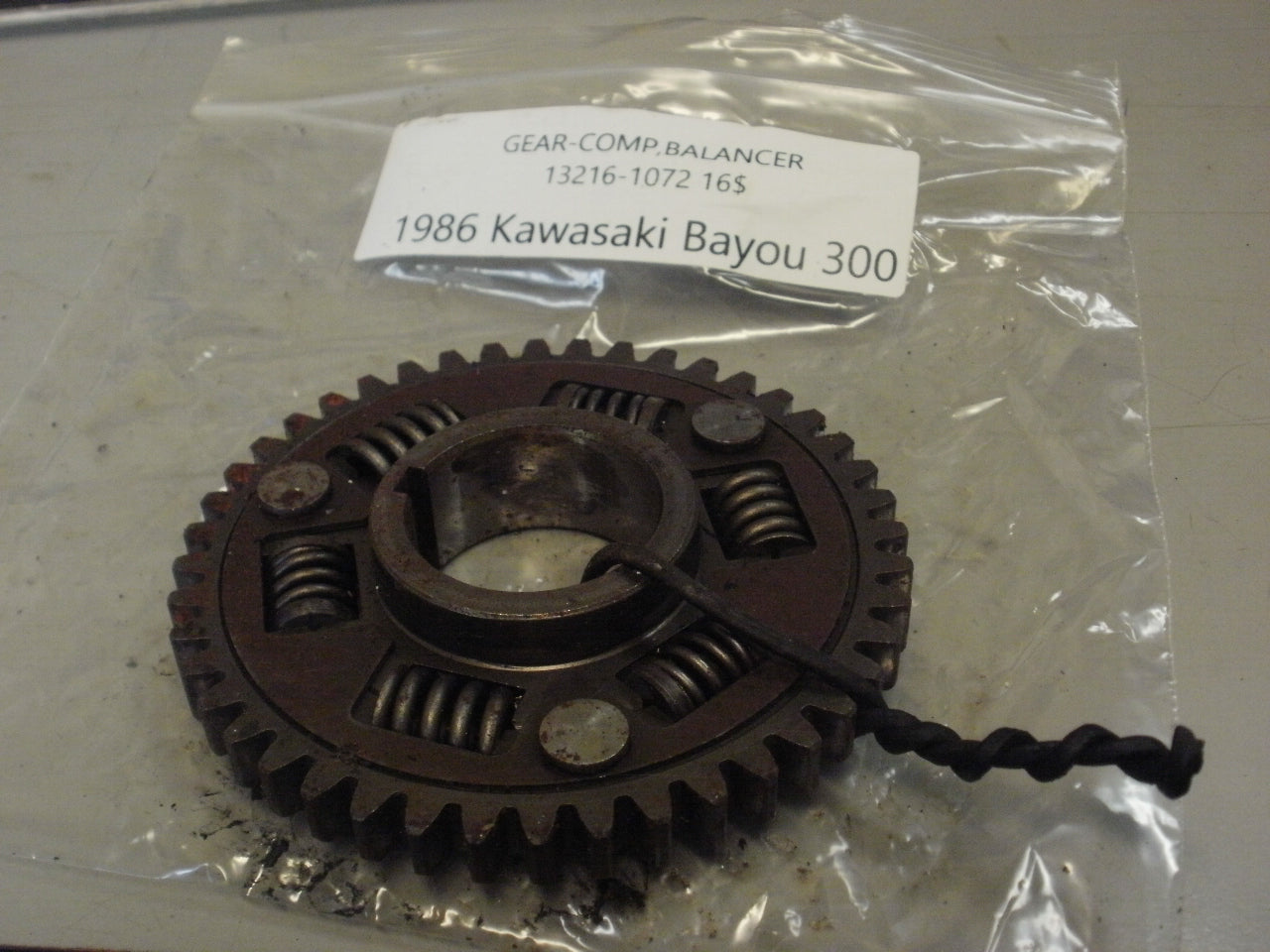1986 KAWASAKI BAYOU 300 GEAR COMP BALANCER 13216-1072