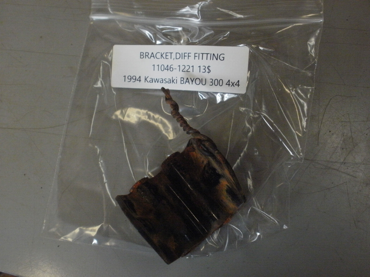 1994 KAWASAKI BAYOU 300 4X4 BRACKET DIFF FITTING 11046-1221