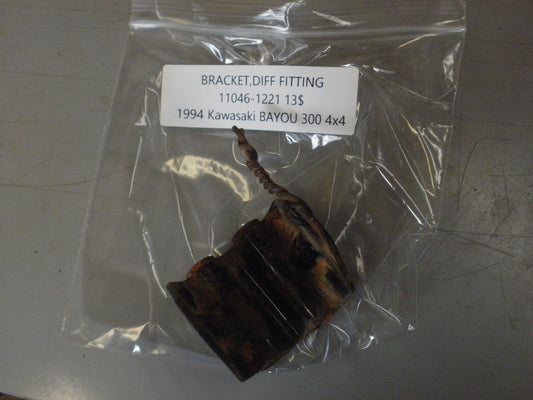 1994 KAWASAKI BAYOU 300 4X4 BRACKET DIFF FITTING 11046-1221