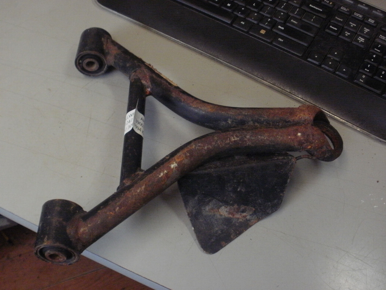 1994 KAWASAKI BAYOU 300 4X4 ARM SUSP FR RH 39007-1162 39007-1247