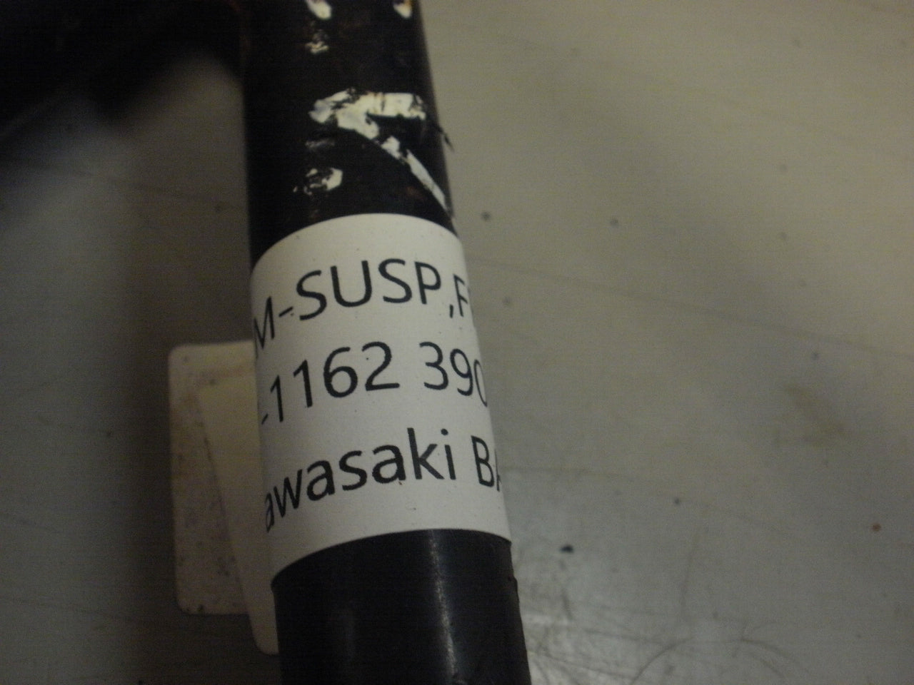 1994 KAWASAKI BAYOU 300 4X4 ARM SUSP FR RH 39007-1162 39007-1247