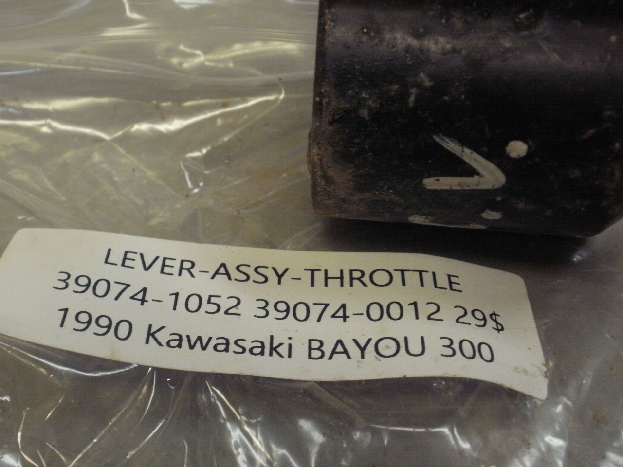 1990 KAWASAKI BAYOU 300 LEVER ASSY THROTTLE 39074-0012
